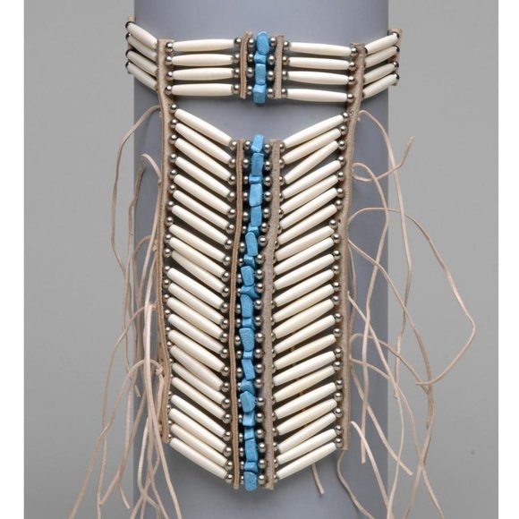 Elegant White and Blue Beaded Necklace - Picture 1 of 1